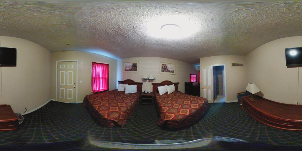 Colonial Motel Marshalltown Exterior photo